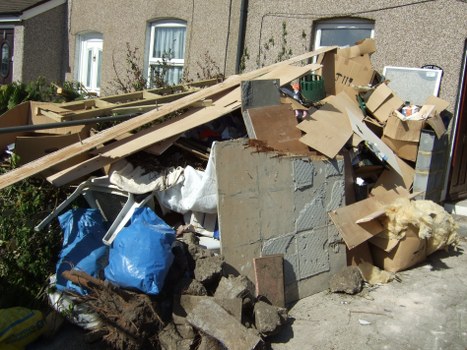 Home clearance process with sorting and organizing items